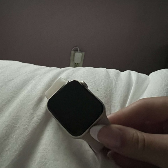 apple watch SE - Picture 3 of 6